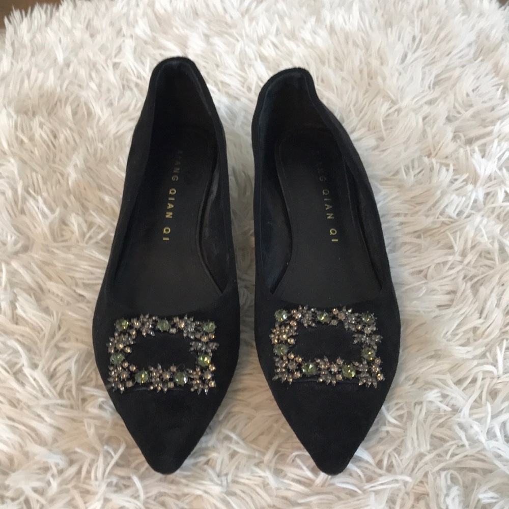 Xiang qian qi black velvet point toe shoe